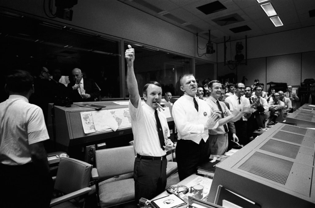 Apollo 13: Triumph in Space – Innovation and Human Endurance