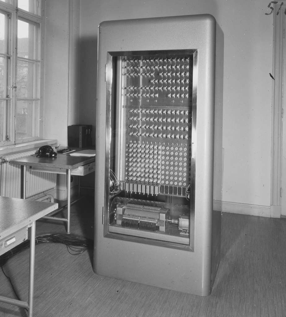 First Electronic Computer ENIAC